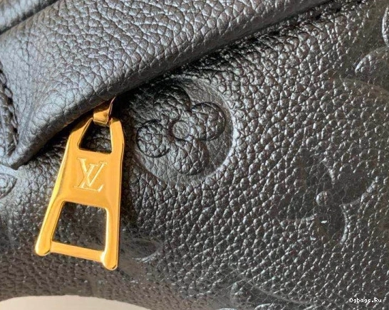 PRELAUNCH LOUIS BUMBAG MONOGRAM DIGITAL EXCHANELUSIVE - EMPREINTE VUITTON 0501